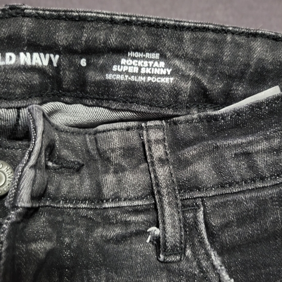 Slightly used Old Navy jeans - Picture 4 of 5